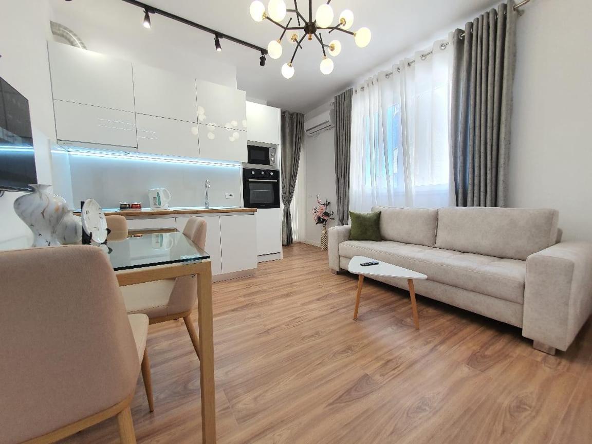 Miku Apartment-Stunning Apartment At Taiwan Тирана Екстер'єр фото