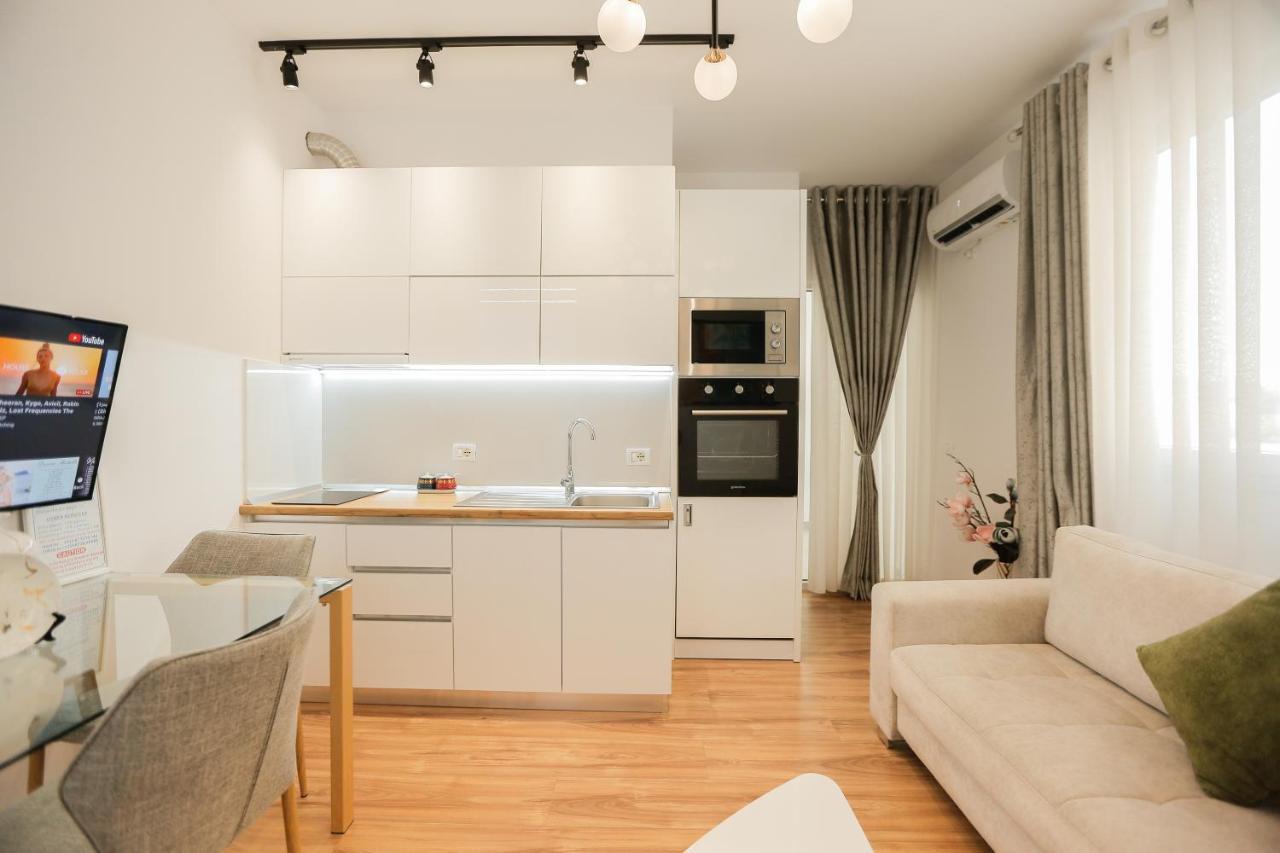 Miku Apartment-Stunning Apartment At Taiwan Тирана Екстер'єр фото