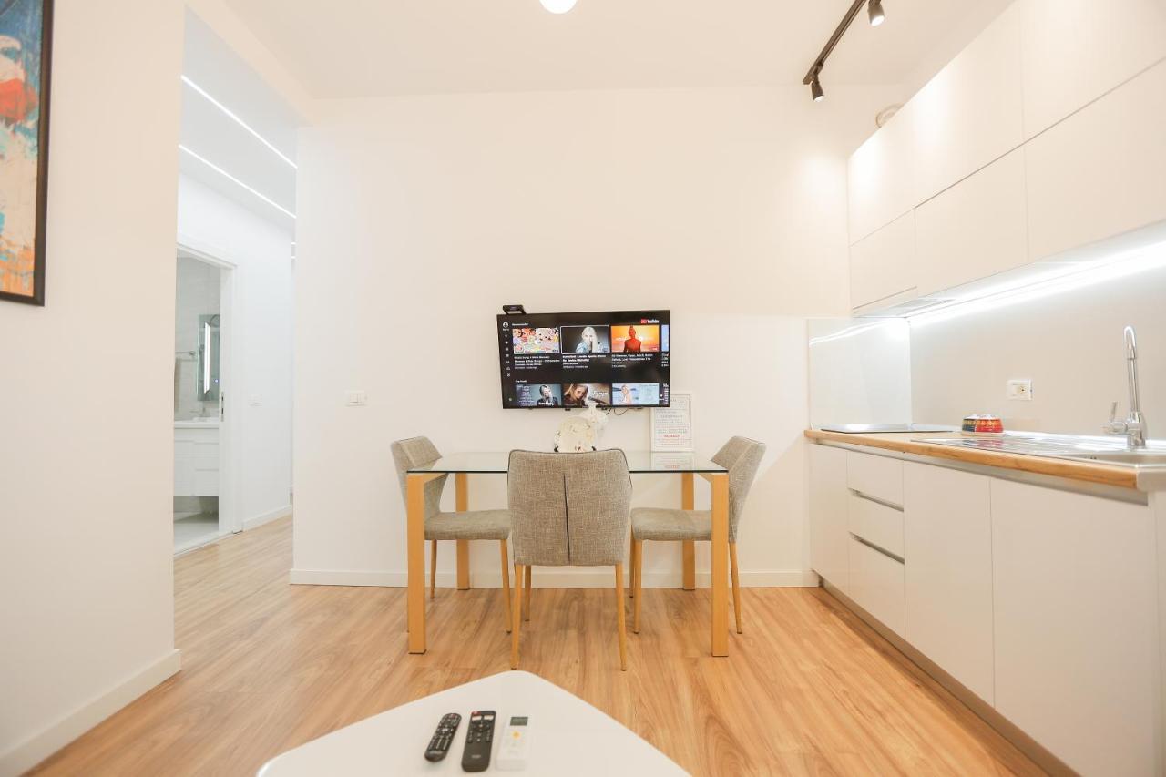 Miku Apartment-Stunning Apartment At Taiwan Тирана Екстер'єр фото